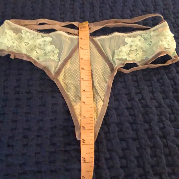 Victoria’s Secret/ High-waisted thong - Picture 4 of 5